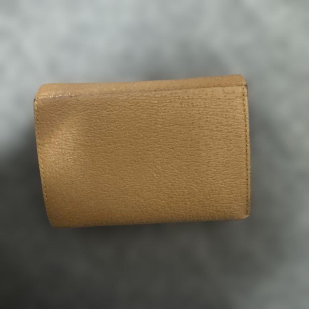 Vivienne Westwoodベージュ 三つ折り財布 金色ロゴ付き