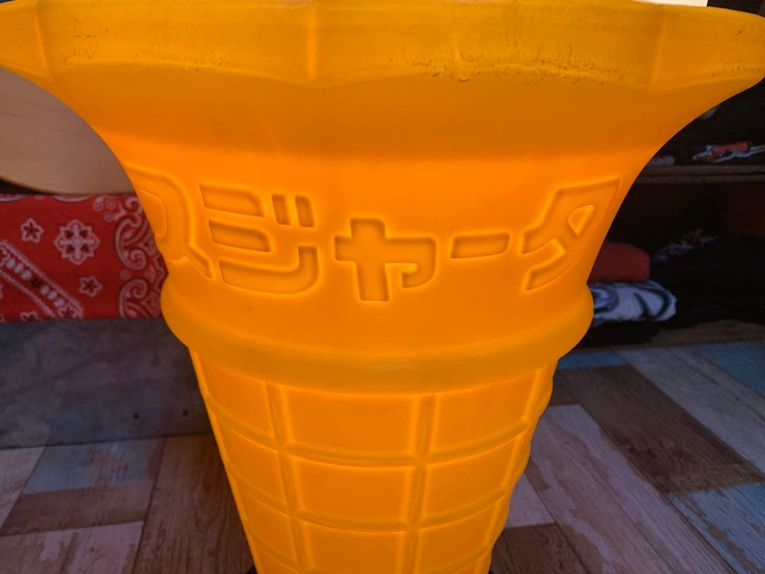 アイスクリーム型フロアスタンド　スジャータ