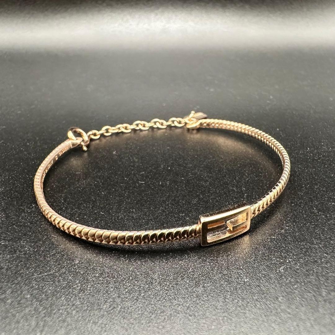 極美品✨　FENDI　フェンディ　ブレスレット　バングル　バゲット　1428