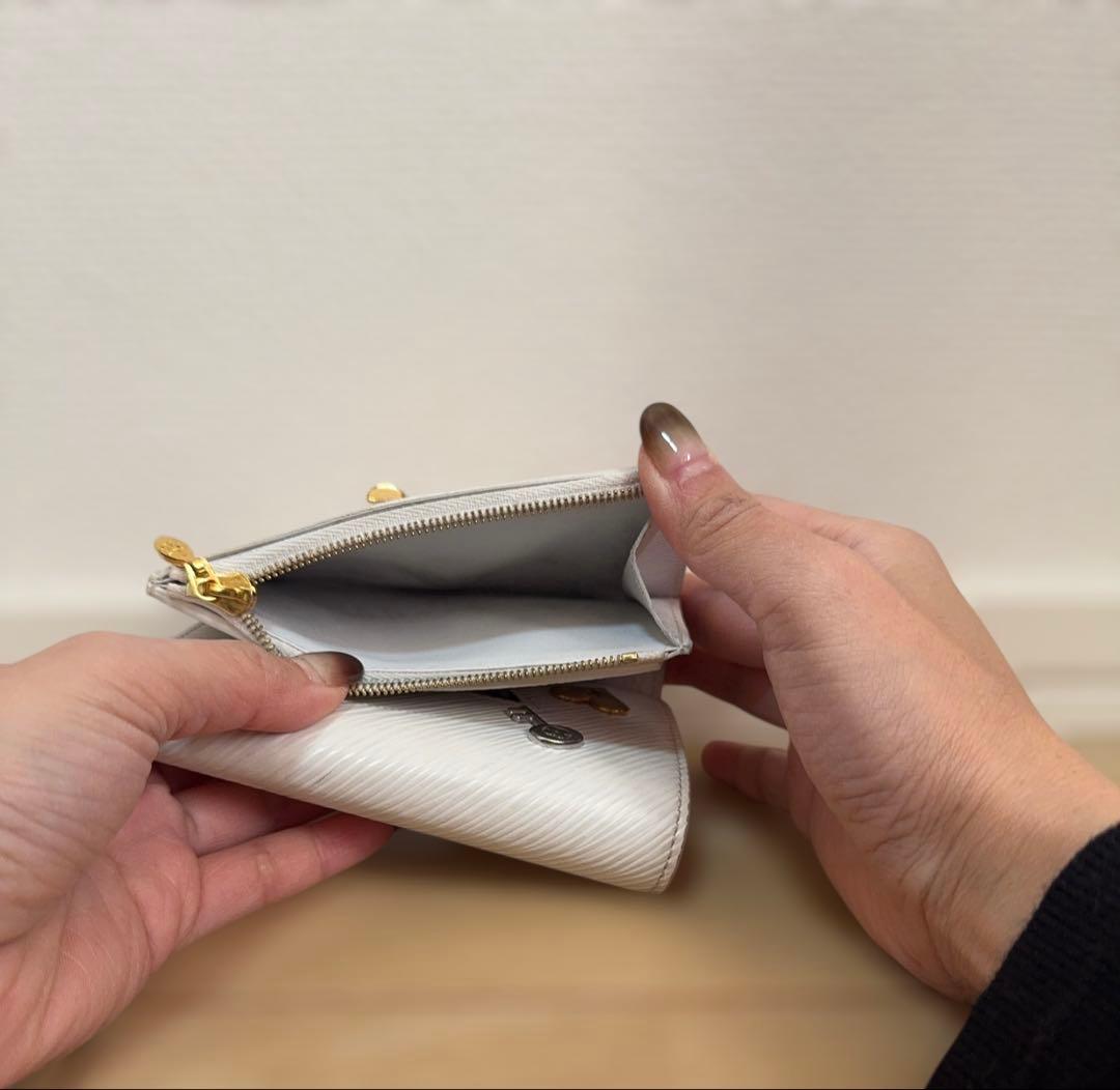 Louis Vuitton 三つ折り財布 エピレザー ホワイト 限定・廃盤モデル