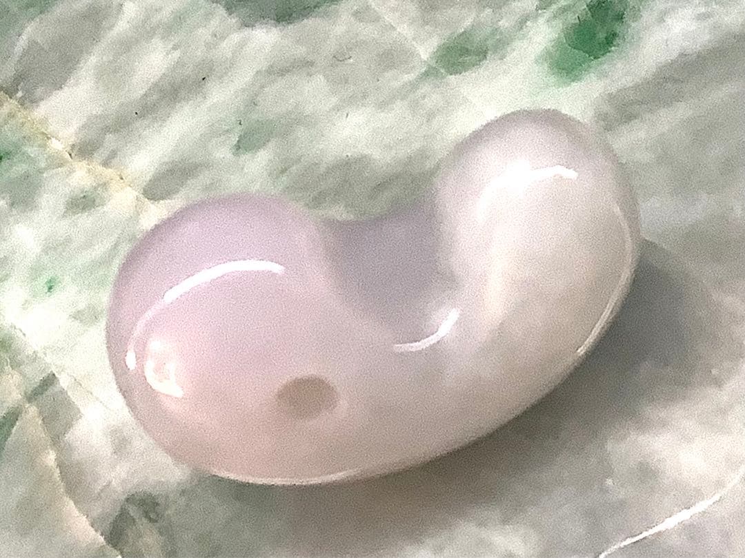 今回の原石大当たり‼️極上*氷*糸魚川翡翠勾玉アイスジェイド　幸運御守り　鑑別書付