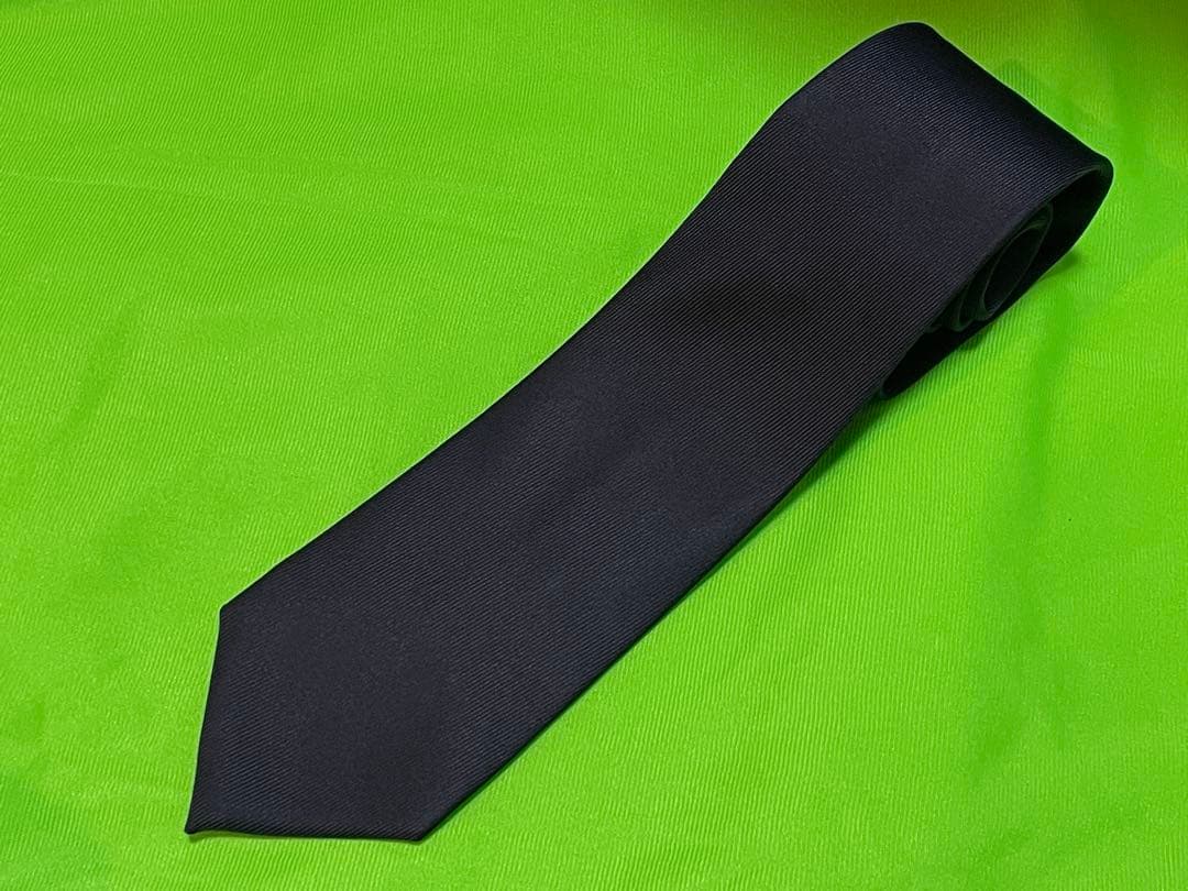 Drake's×BEAMS f ネイビー ソリッドタイ 50オンス