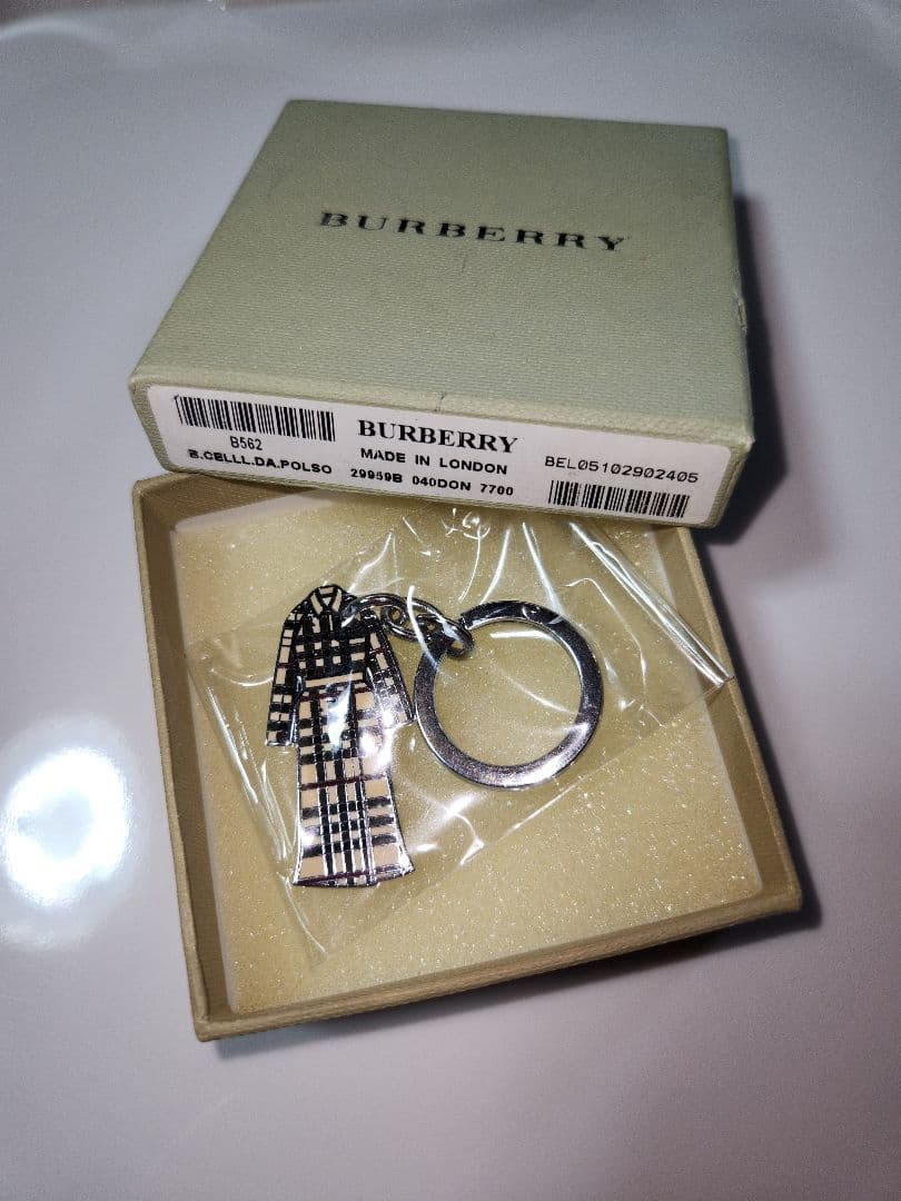 【希少】BURBERRY ノバチェックトレンチコート型 キーホルダー