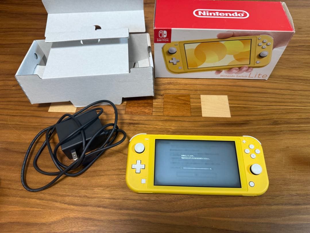 Nintendo Switch Lite イエロー 充電器、ケース付き