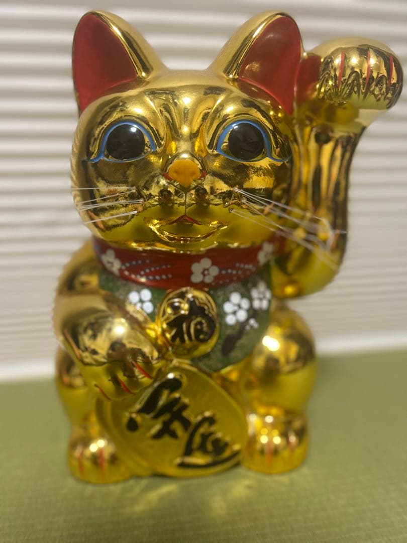 金色の招き猫 陶器置物