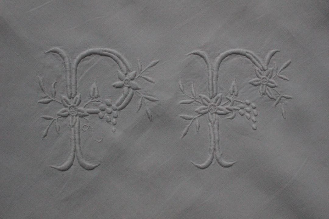 フランスアンティーククッションカバー \"P・F\"