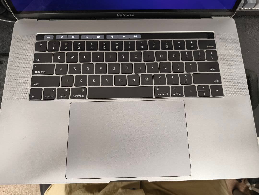 MacBook本体 MacBookPro2016 Radeon460 i7 16GB 2TB