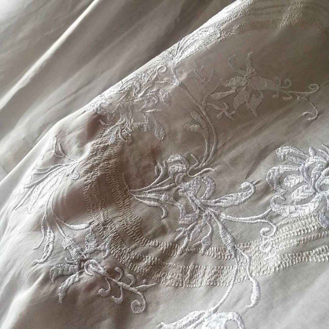 フレンチシック　ふんわりコットン　グレー×白　紐結カーテン　ペアカーテン　2枚