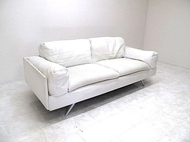 エンツォダンブロシオ×ルカ・スカケッティ「ED1031」総革ソファ　約81.9万