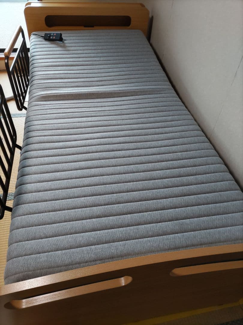 ニトリ電動ベッドライズ2 2M-C/MBR　マットレス付き