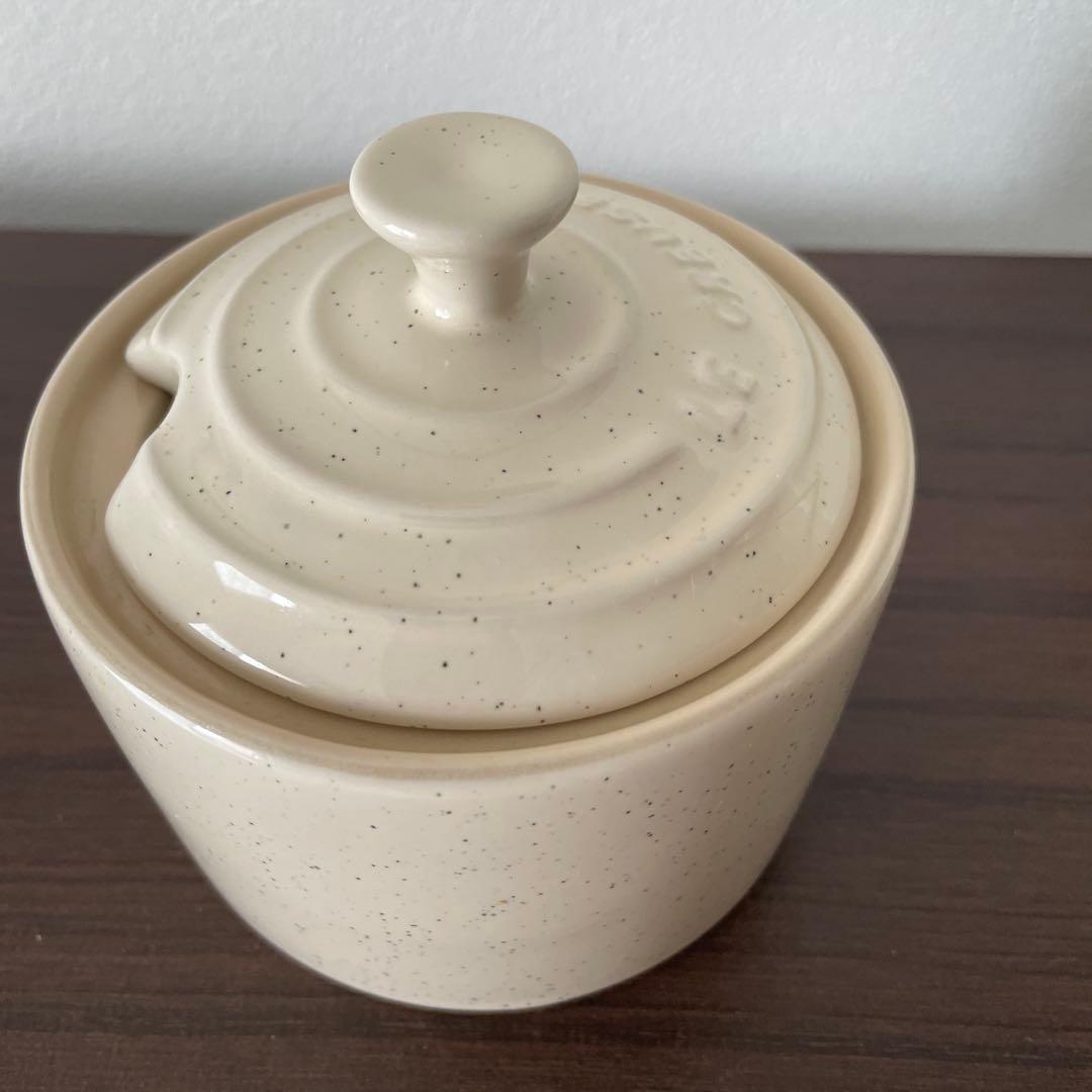 ル・クルーゼ　シャイニーストーン　ミルク&シュガー