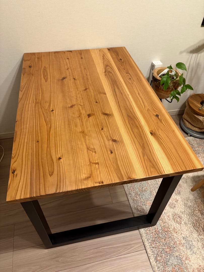 値下げ　KANADEMONO THE TABLE /杉無垢材/100×65