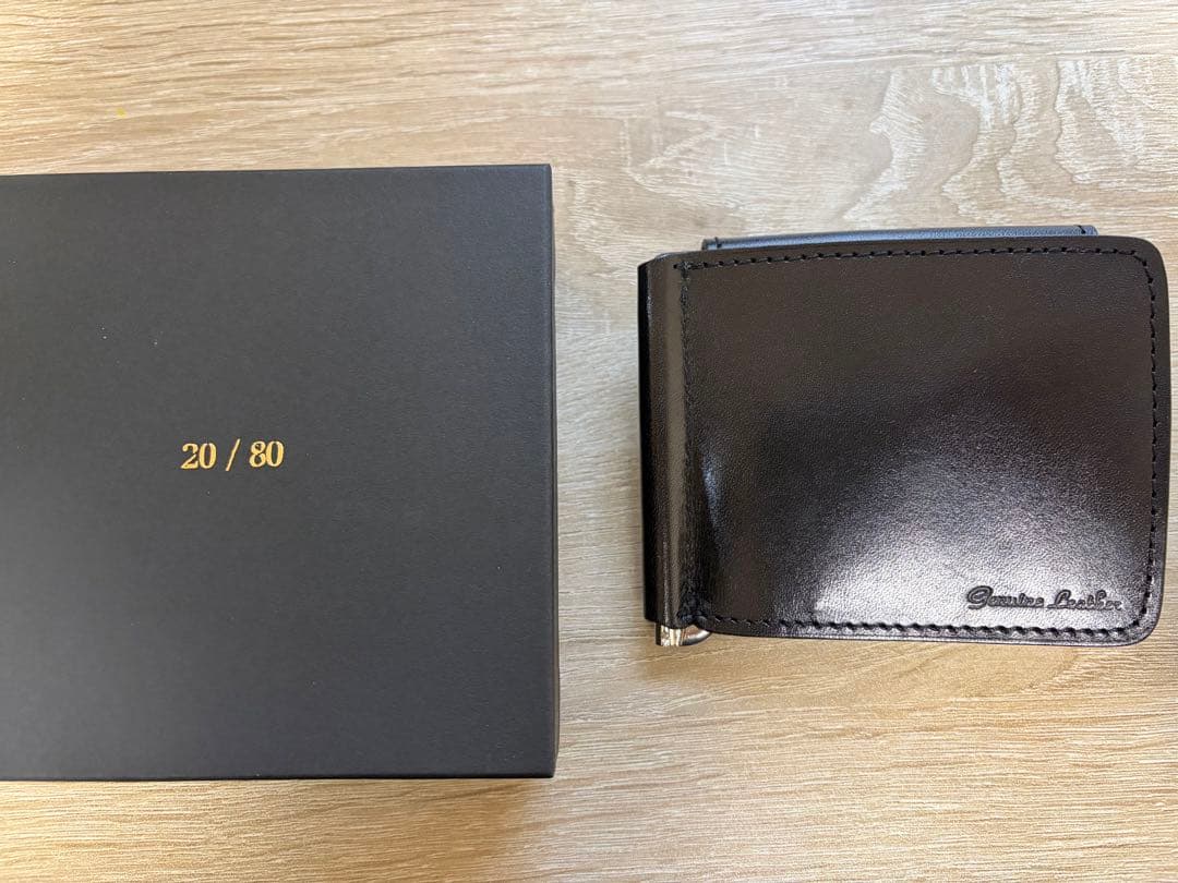 20/80 ブラック レザー 二つ折り財布