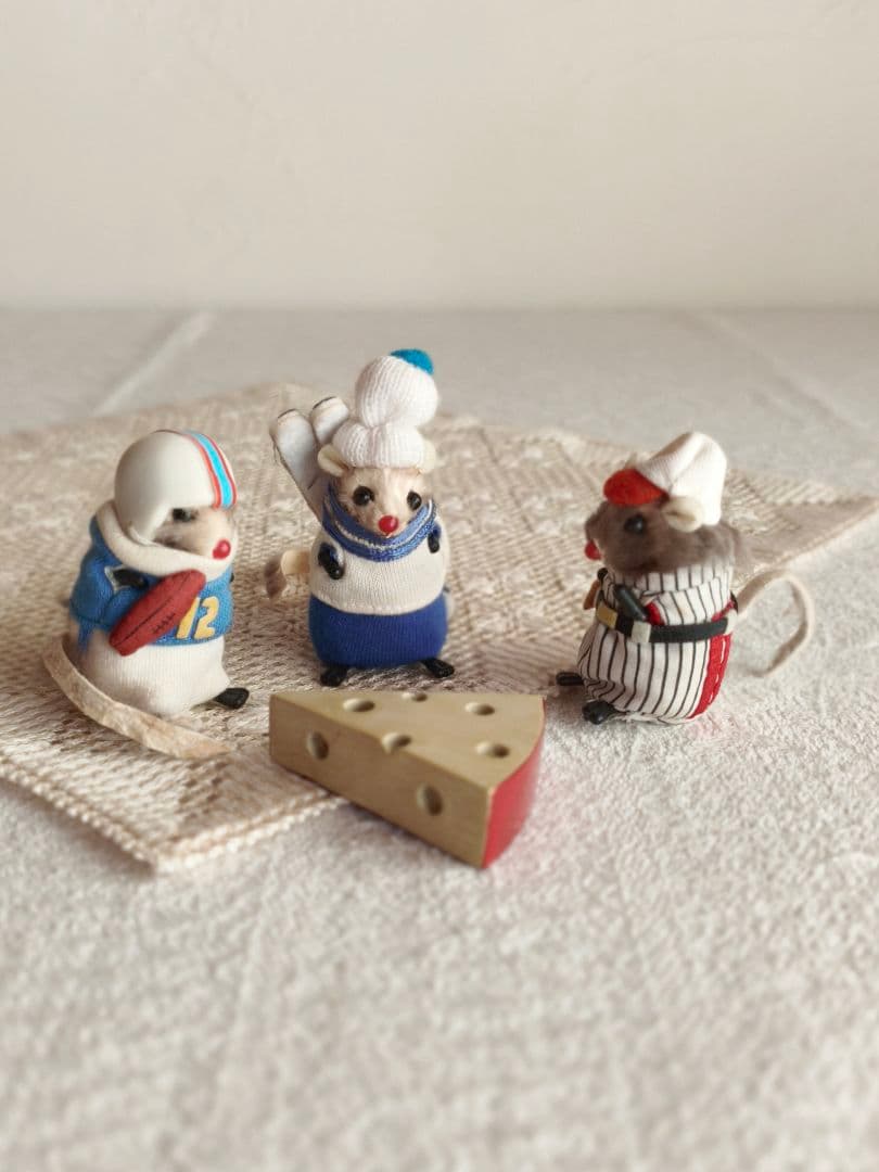 * vintage figure ❀ふんわり可愛い スキー選手の ネズミくん