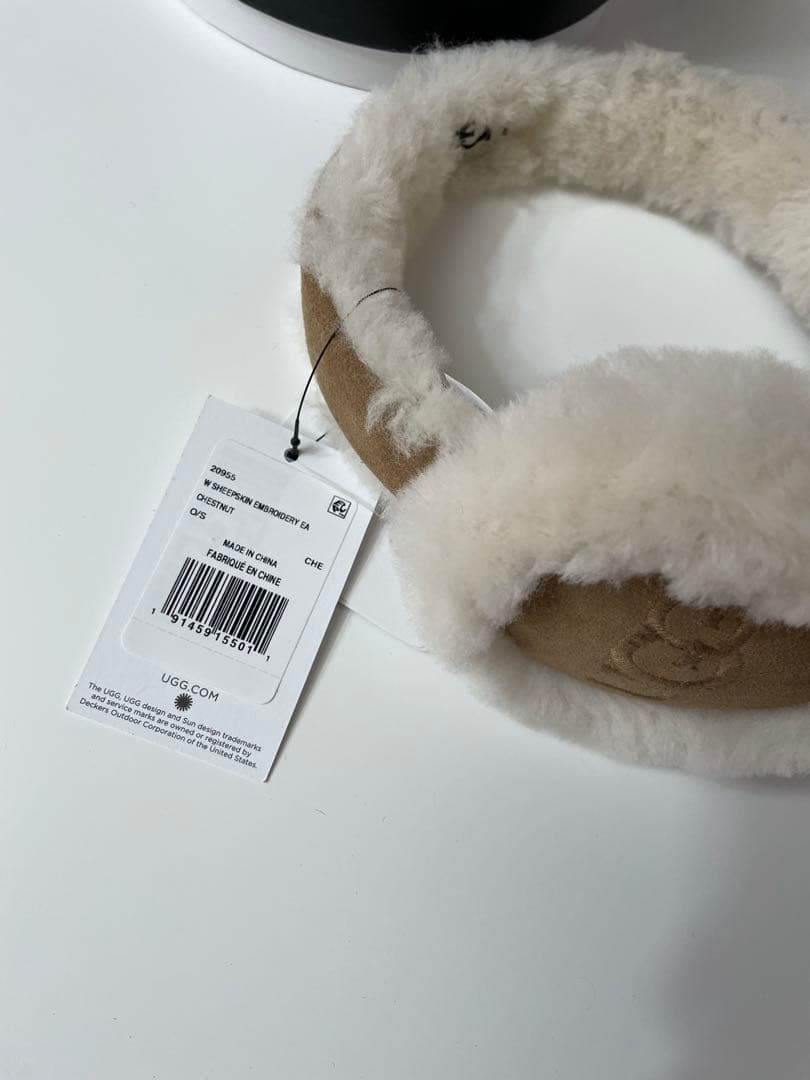 新品正規品 UGG イヤーマフ W シープスキン エンブロイダリー チェスナット