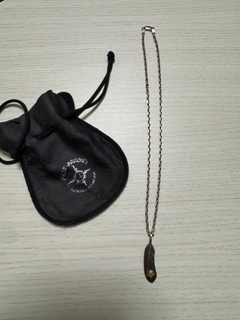 フェザーネックレス