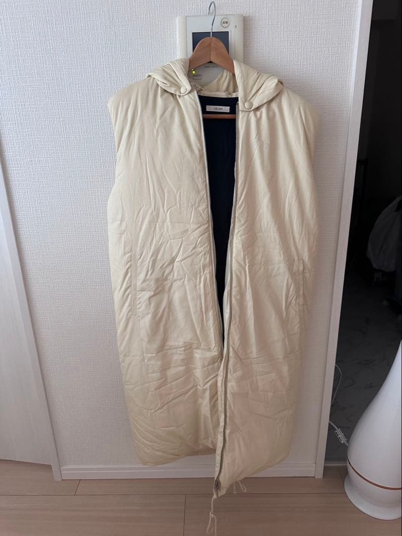 CELINE フード付きロングダウンベスト クリーム