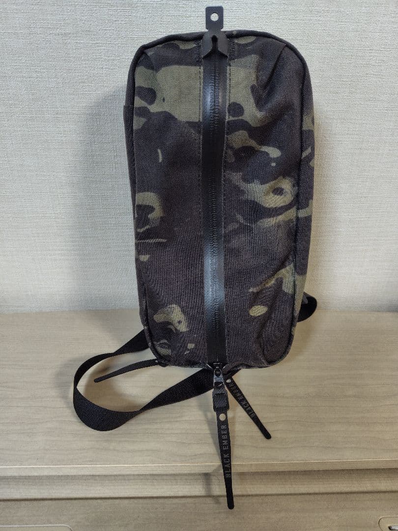 BLACK EMBER ボディバッグ 迷彩 ポーチ