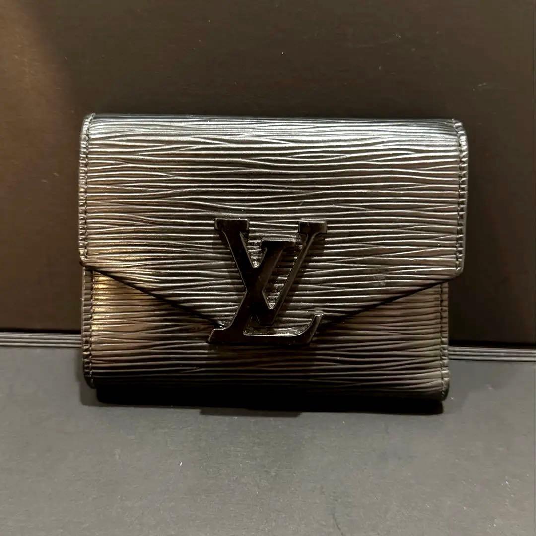 Louis Vuitton ポルトフォイユ ヴィクトリーヌ エピ M69218
