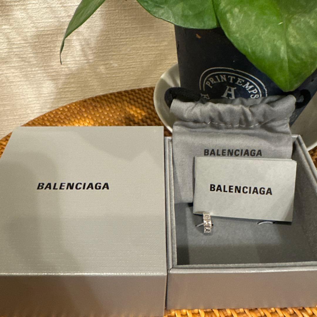 バレンシアガ フープピアス 片耳