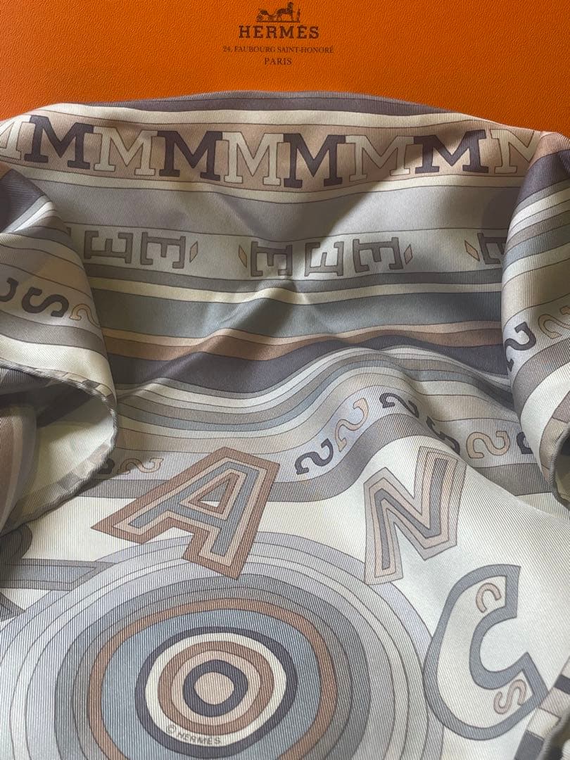 【極美品】HERMES カレ 90 スカーフ TOHUBOHU トユボユ 混沌