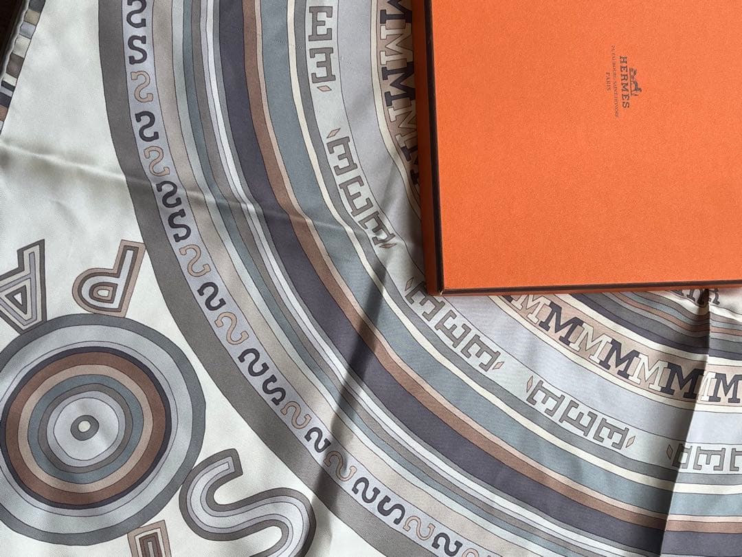 【極美品】HERMES カレ 90 スカーフ TOHUBOHU トユボユ 混沌