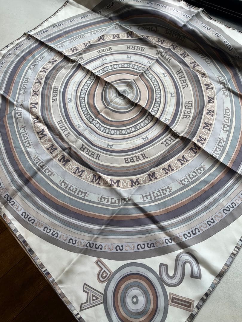 【極美品】HERMES カレ 90 スカーフ TOHUBOHU トユボユ 混沌