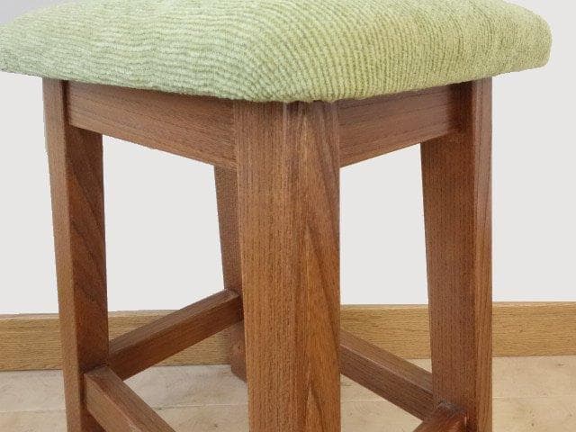 北海道手作り家具　ケヤキ材　スツール　２色選択可能 ＳＨ４４５
