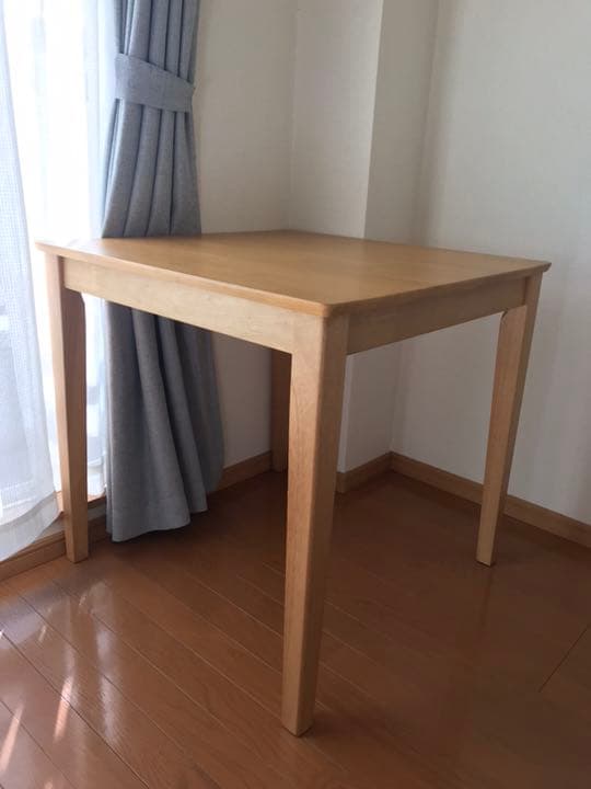 リビングテーブル