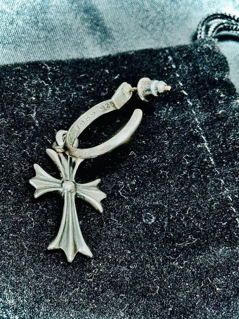 【期間限定公開】　CHROME HEARTS タイニー CHクロス フープピアス