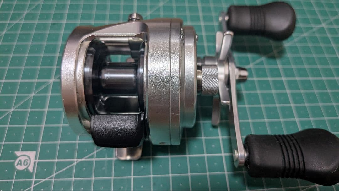 リール SHIMANO OCEA CALCUTTA 200HG