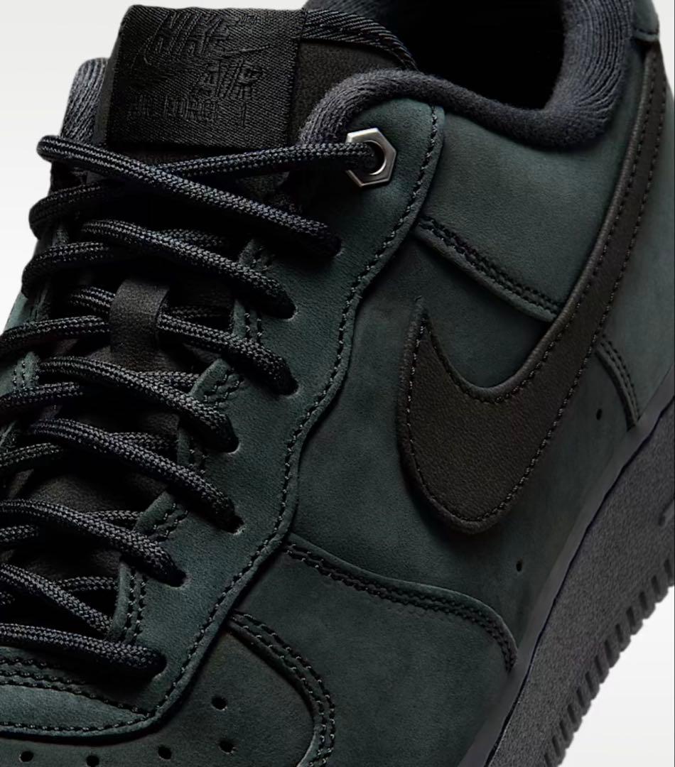 靴 Nike Air Force 1 '07WB