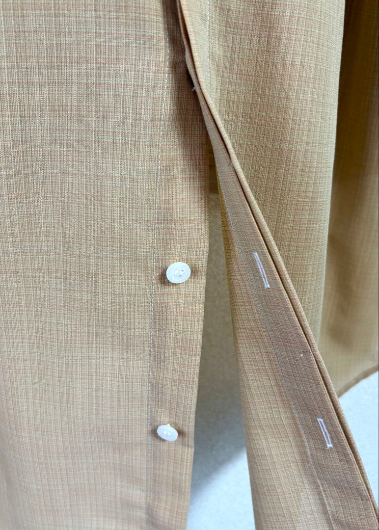 PUBLIC TOKYOドライトロスリットシャツ ベージュ