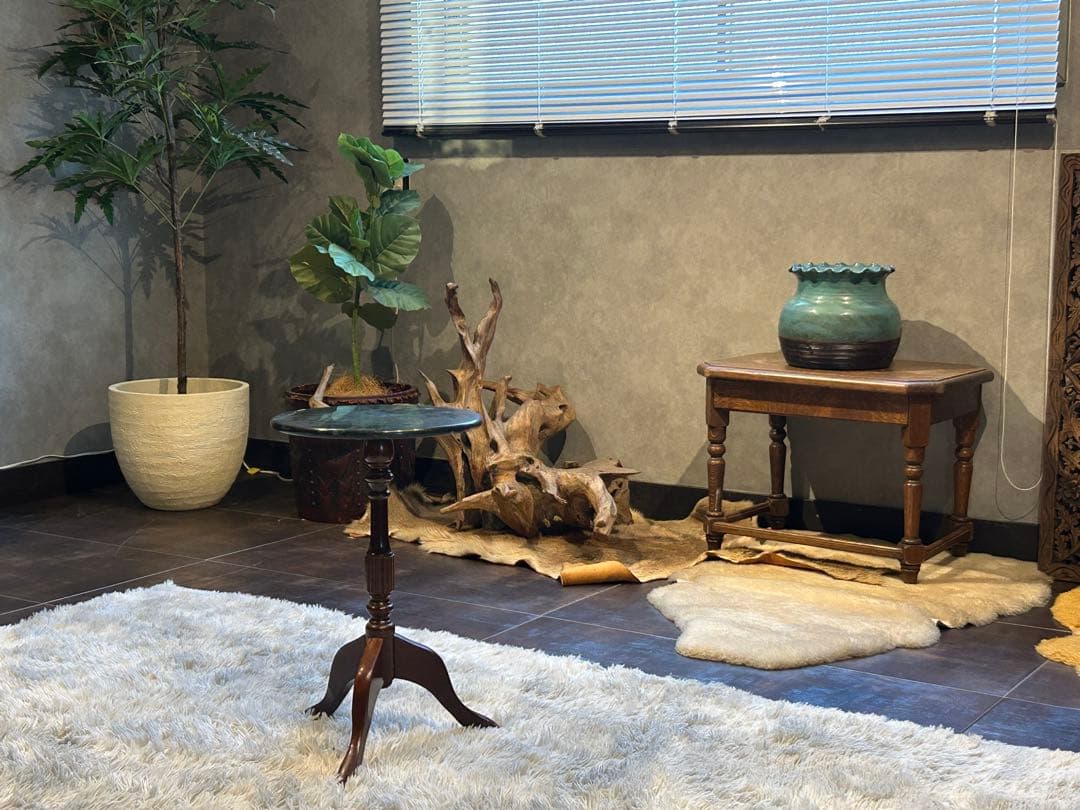 大理石　丸テーブル　イギリススタイル　コーヒーテーブル　カフェテーブル　SZ