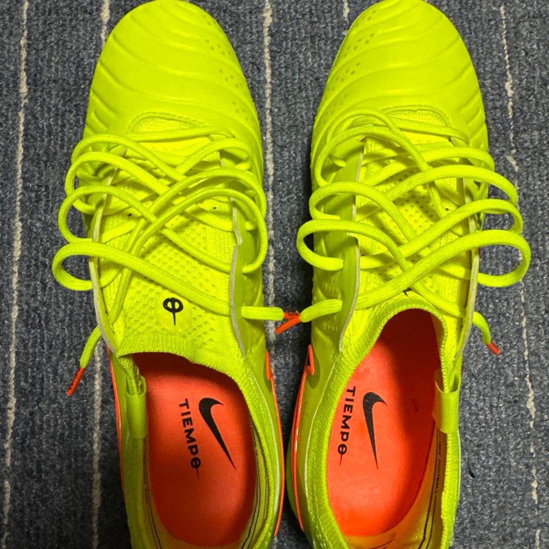 Nike Tiempo 蛍光イエロー サッカーシューズ