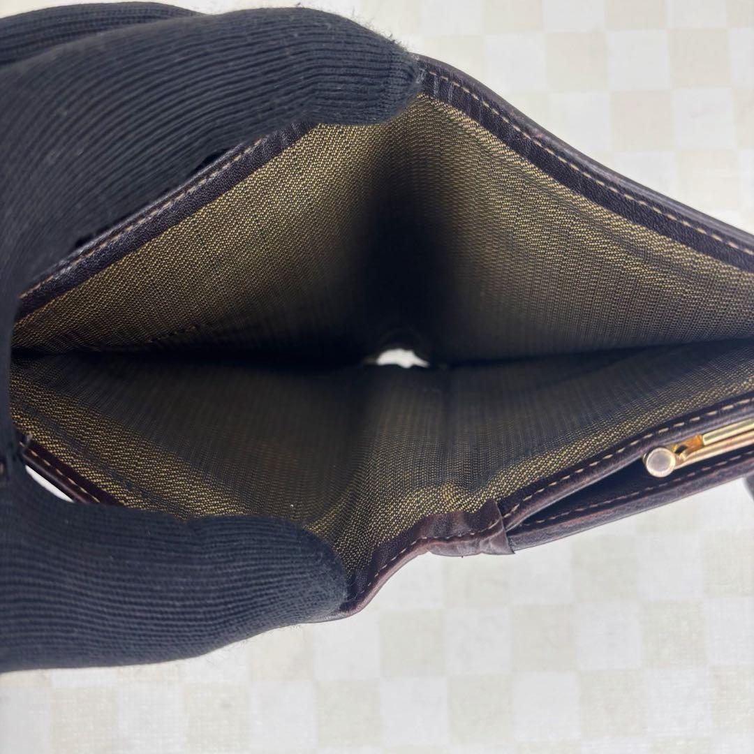 美品　FENDI フェンディ　財布　二つ折り　がま口　M83