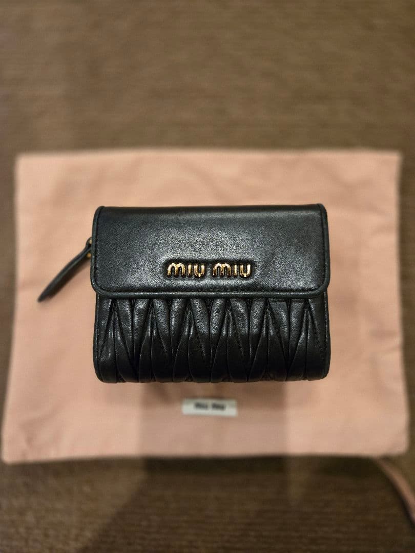 miumiu 折り財布 マテラッセ ブラック