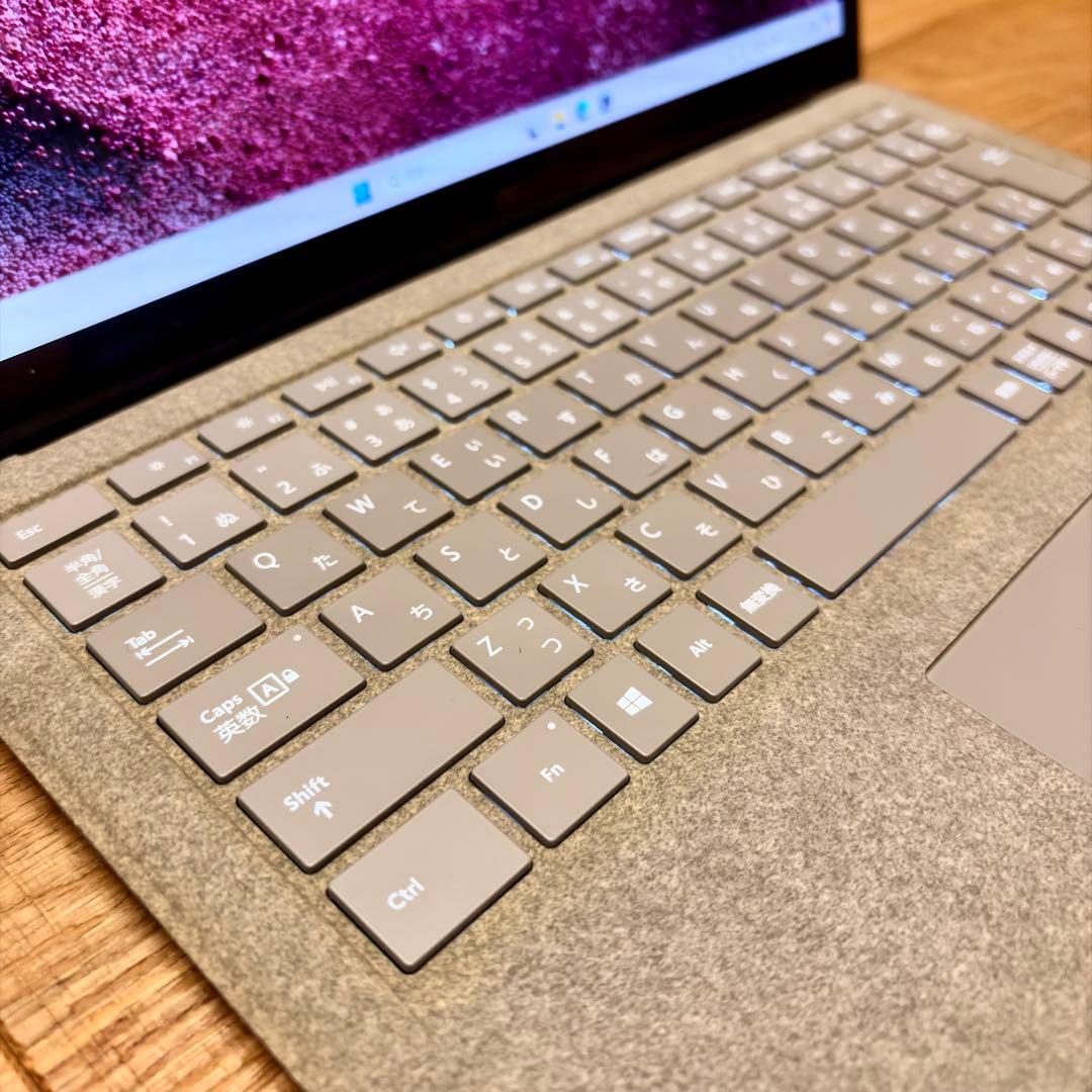 Microsoft Surface Laptop 2 Office付き