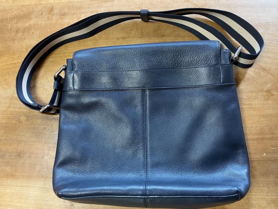 COACH ネイビー レザー メッセンジャーバッグ