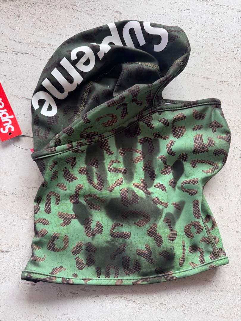 Supreme Heat Reactive Balaclava 熱で色変わります