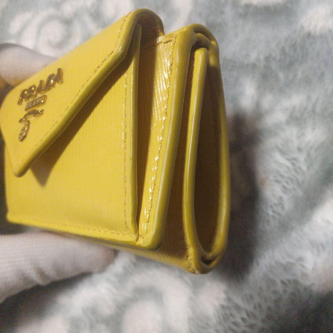 PRADA ヴェッテロムーブ　コンパクトウォレットイエロー 三つ折り財布