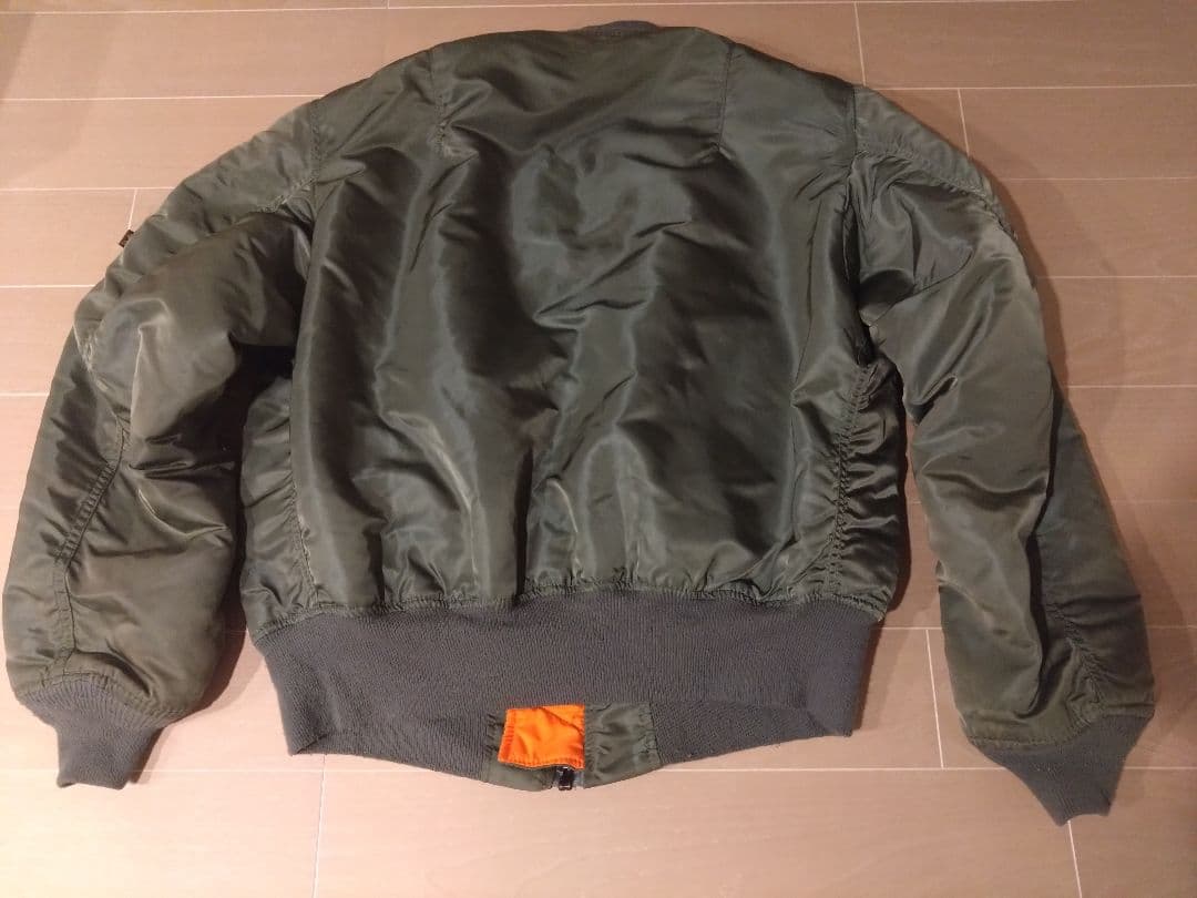 ALPHA INDUSTRIES MA-1 フライトジャケット　ワッペン後付け