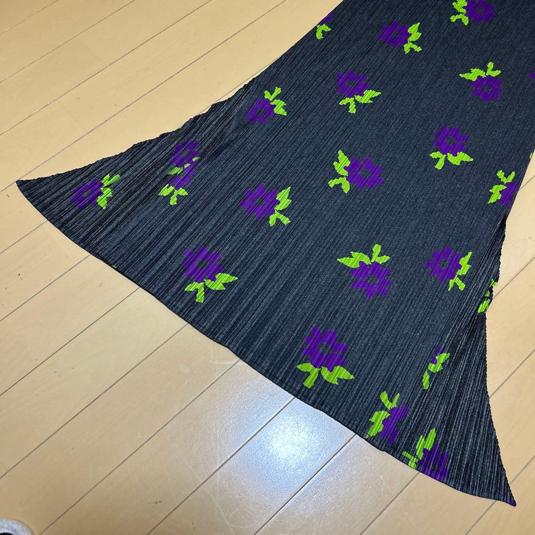 美品　プリーツプリーズ　イッセイミヤケ　プリーツロングスカー花柄