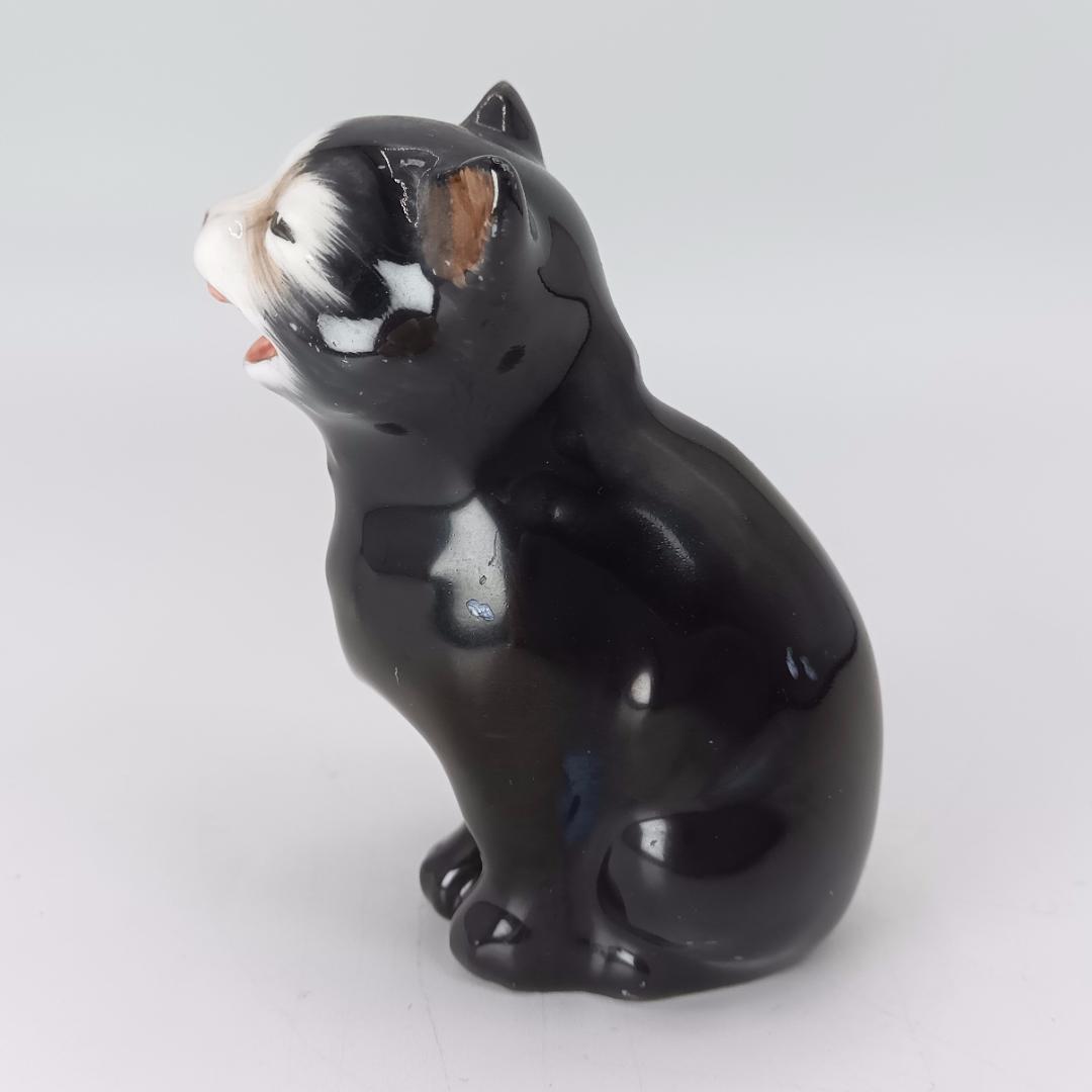 英国 ロイヤルドルトン Lucky Cat 黒猫 置物 フィギュリン 西洋陶磁