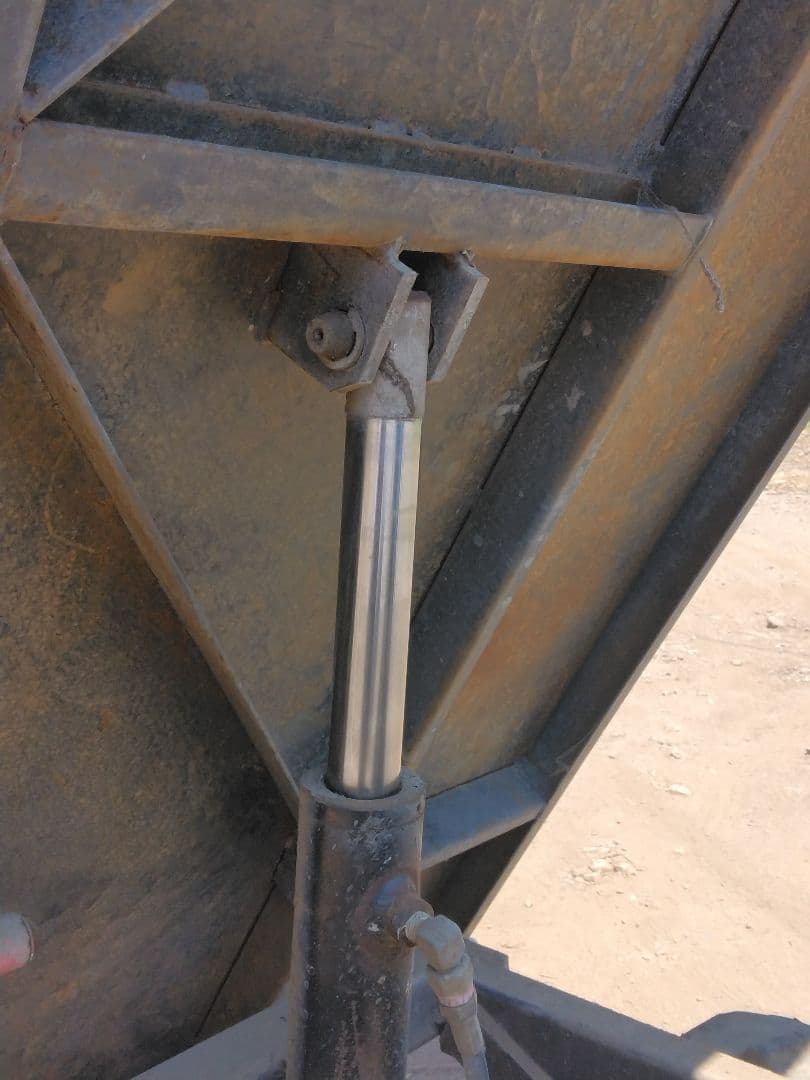 フ*ト様 クローラー式運搬車 　SC433LDA 赤