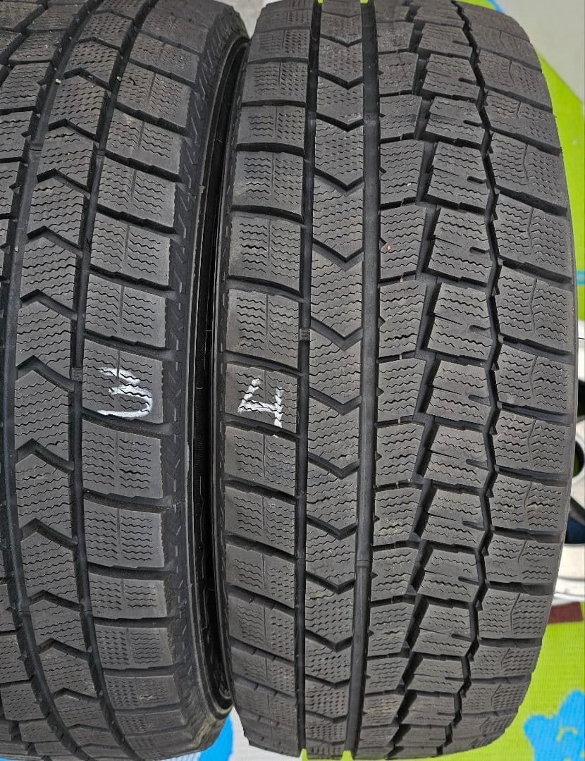 バリ溝17インチダンロップ WINTERMAXX WM02 215/60R17