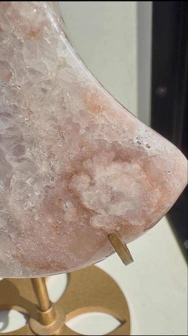 ピンクアメジスト　ピンアメ　月　ムーン　花瑪瑙共生　台座付き