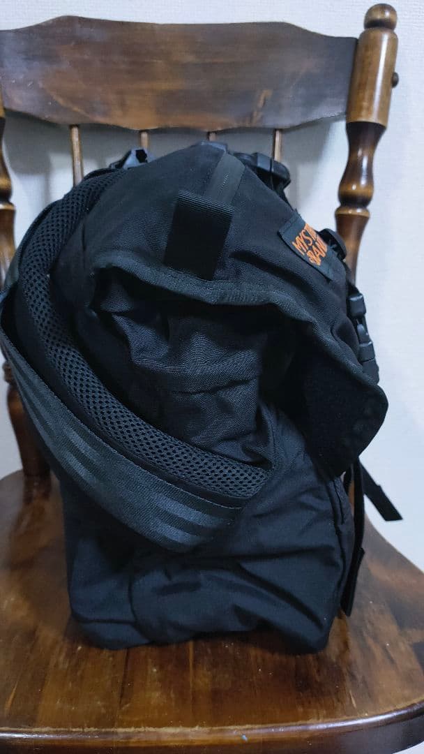 【ミステリーランチ MYSTERY RANCH】インベーダーメッセンジャーバッグ