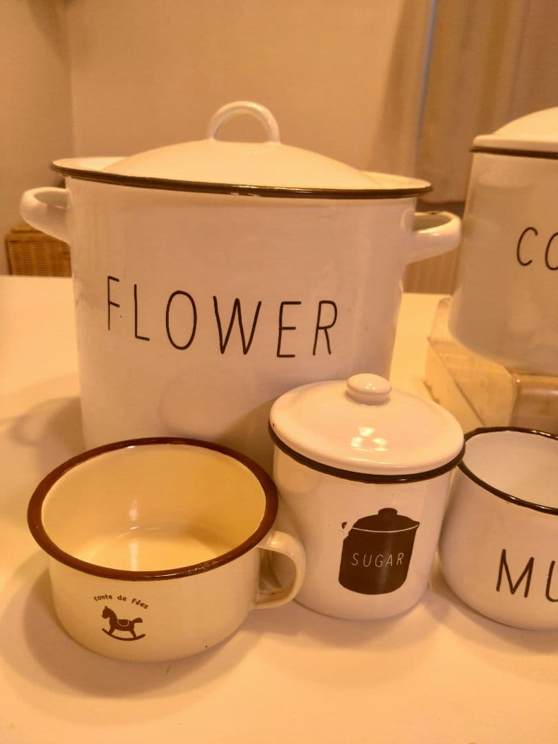 スタジオクリップの琺瑯セット♪琺瑯米びつ、琺瑯キャニスター等♪琺瑯マグセット