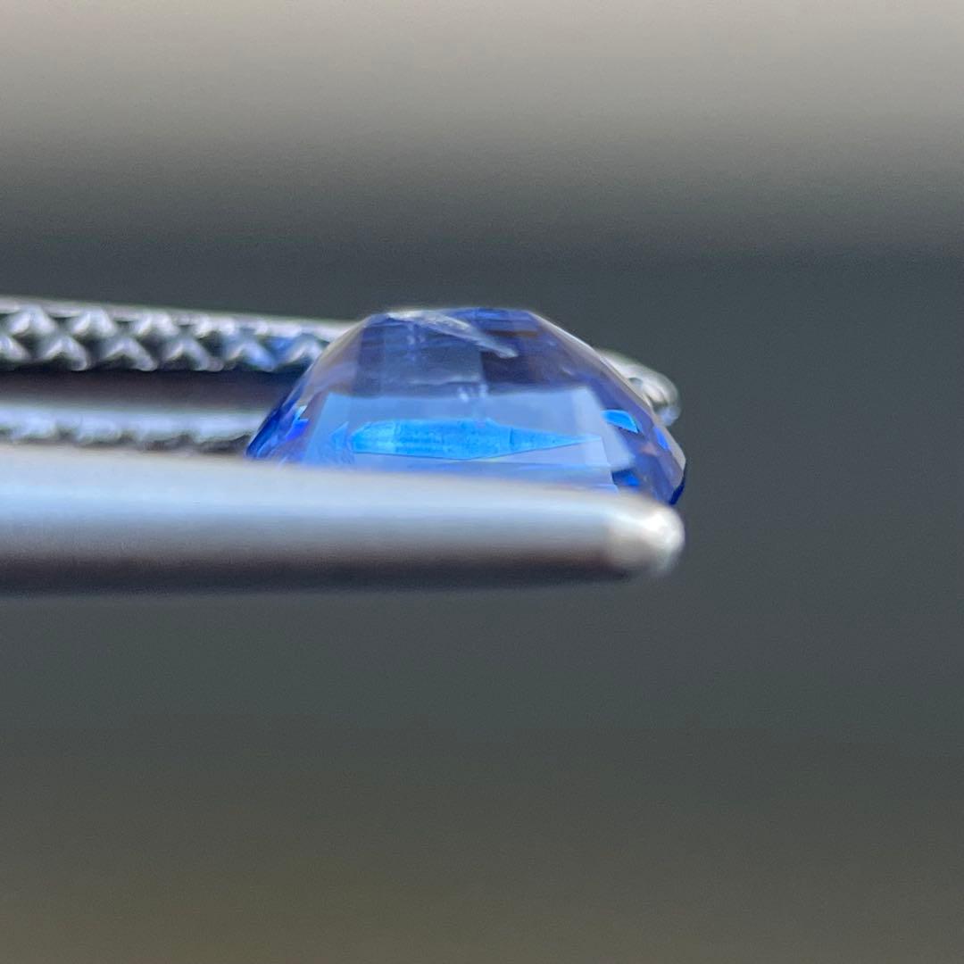 スリランカ産加熱天然ブルーサファイアルース